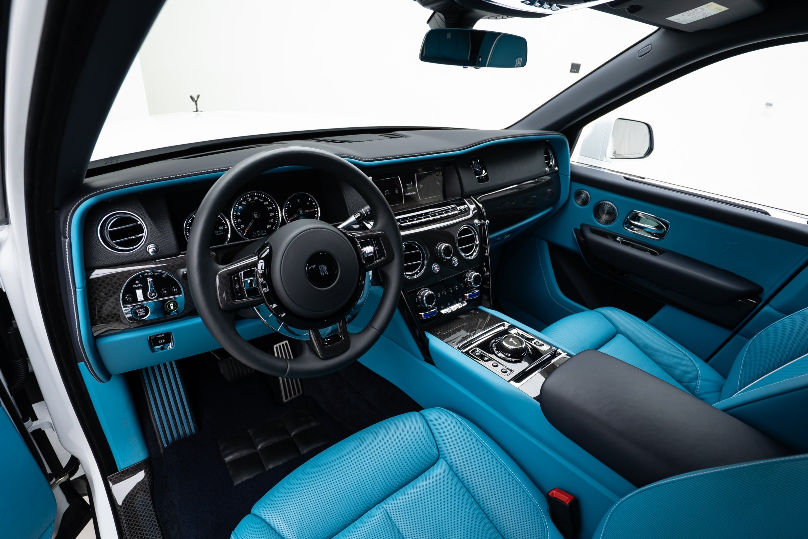 2023 ROLLS ROYCE CULLINAN BLACK BADGE WARRANTY AND SERVICE.